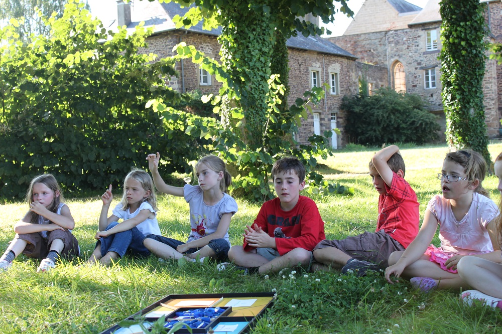 Un conseil d'enfant en colonie de vacances